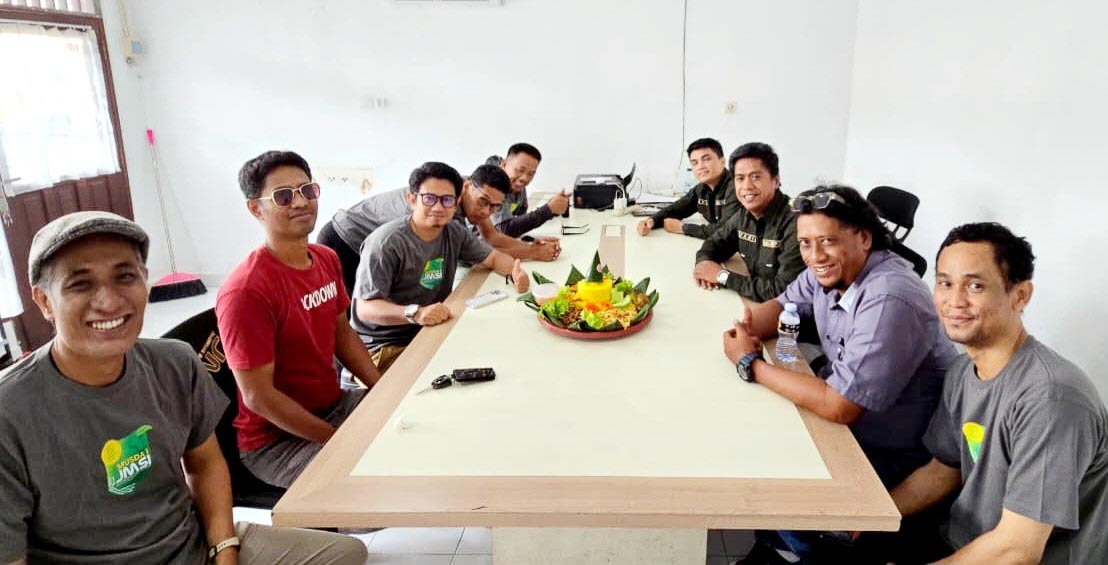 $rows[judul]